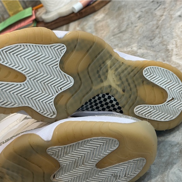 Women’s AIR JORDAN 11 Retro White Metallic silver glitter sneakers- Size 8 - Picture 4 of 9